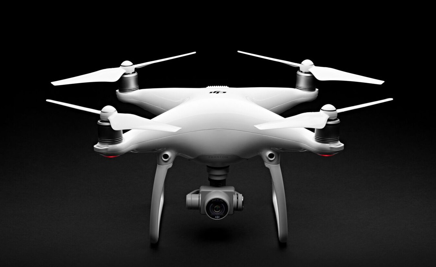 DJI lance le Phantom 4 et il est autonome