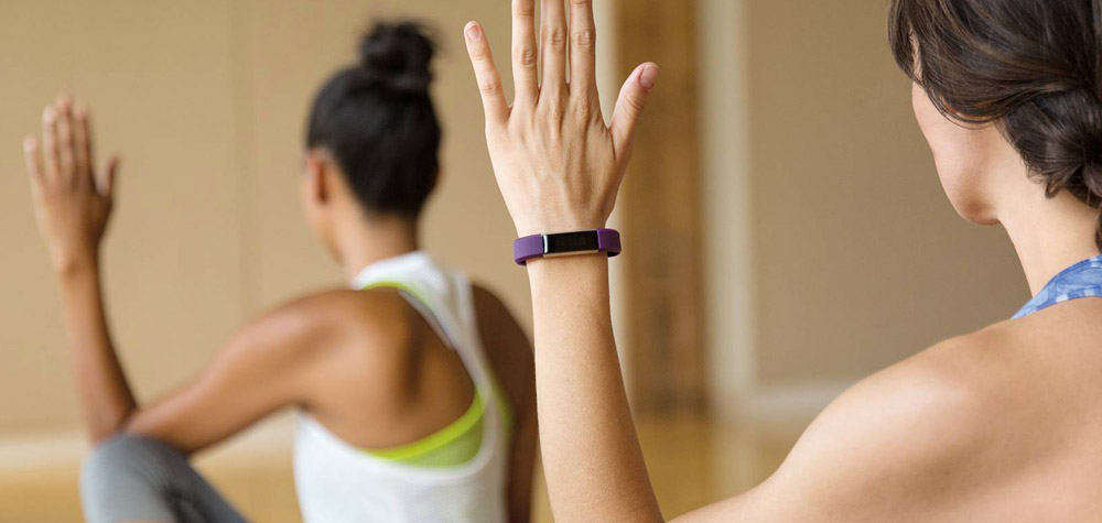 Choisir Fitbit  Bracelets d'activité, montres connectées et plus